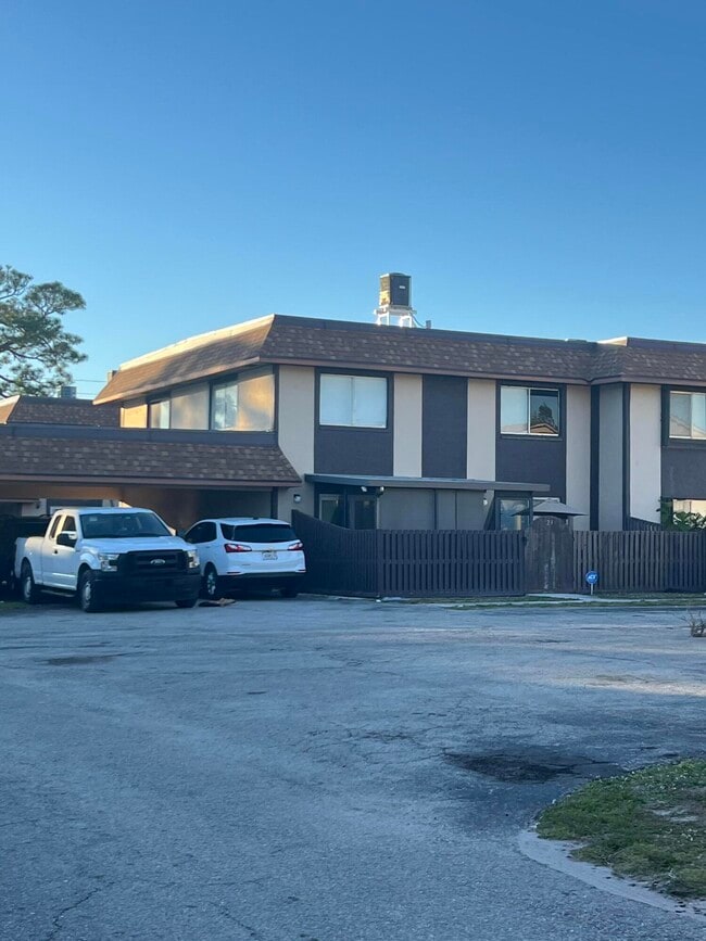 2110 Sherwood Forest Blvd in West Palm Beach, FL - Building Photo - Building Photo