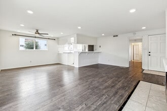 851 Cypress Ave, Unit B in Hermosa Beach, CA - Building Photo - Building Photo