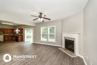 5664 Wakehurst Dr in Atlanta, GA - Foto de edificio - Building Photo