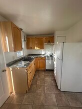 227 Depot St in Dennisport, MA - Foto de edificio - Building Photo