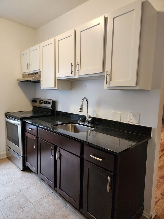 1714 W Jonquil Ter, Unit 14-1E