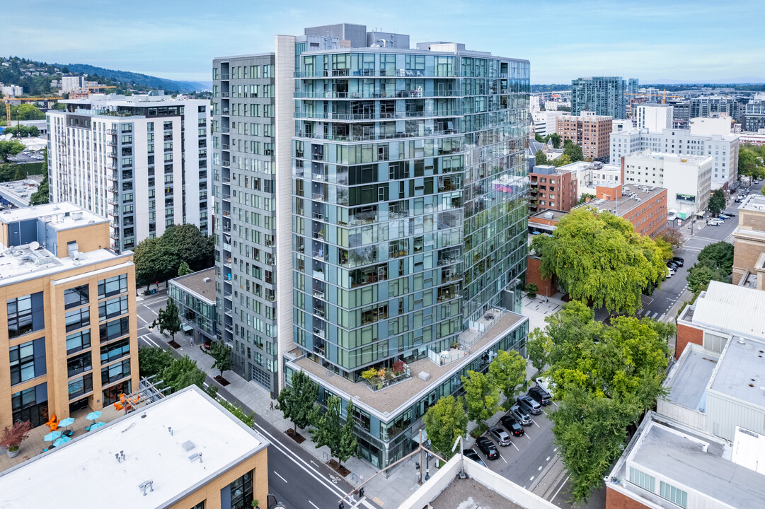 Eliot Tower in Portland, OR - Building Photo