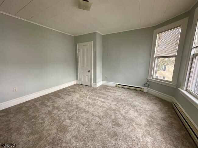 100 Main St in Newton, NJ - Building Photo - Building Photo