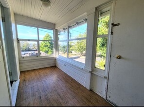 310 E Ivy St in Bellingham, WA - Building Photo - Building Photo