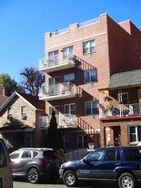 2527 35th St in Astoria, NY - Building Photo