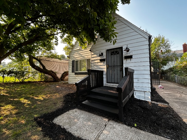 1708 Cone St