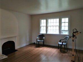 181 E State St in Wellsville, NY - Foto de edificio - Building Photo