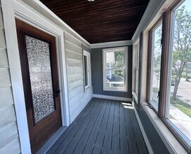 31 Dix Ave, Unit 2 in Glens Falls, NY - Building Photo - Building Photo