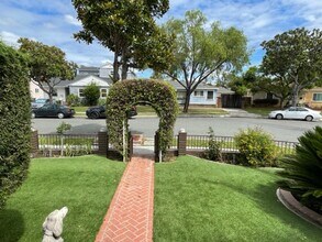 4032 Elsa St-Unit -Main House in Lakewood, CA - Building Photo - Building Photo