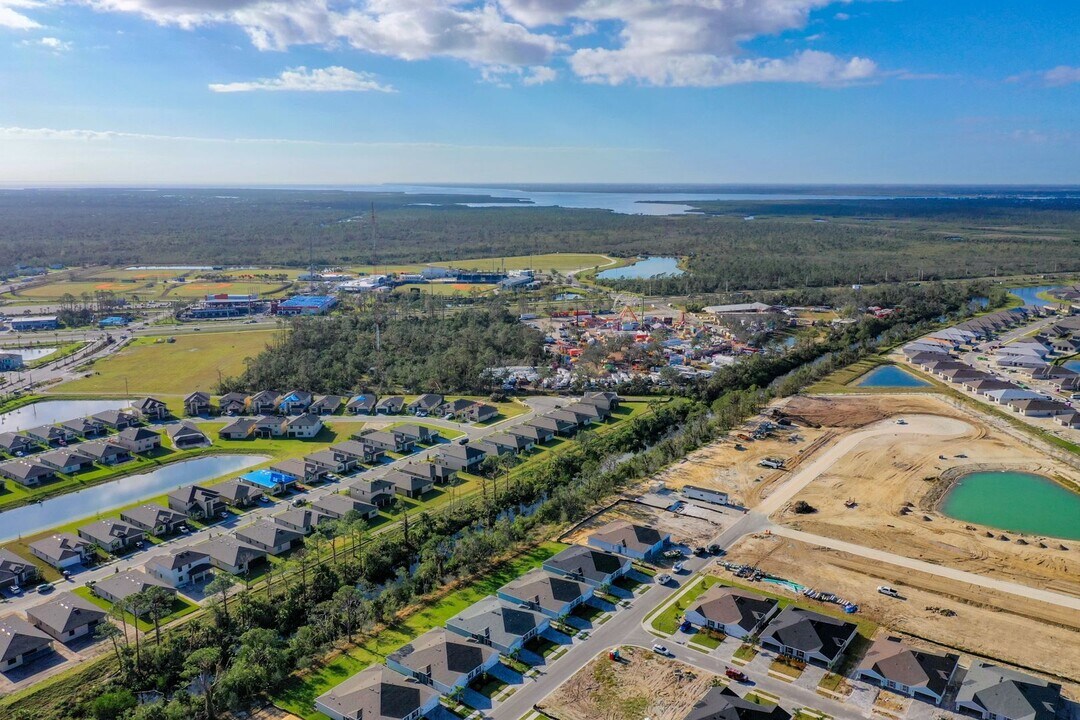 1826 West Palms Drive in Port Charlotte, FL - Building Photo