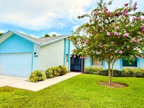 9159 SW 22nd St in Boca Raton, FL - Foto de edificio - Building Photo