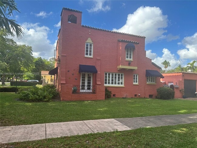 property at 915 Ferdinand St