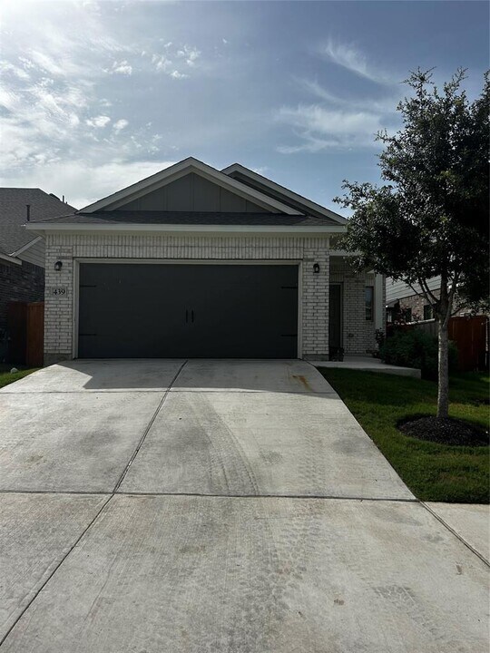 439 Spinnaker Loop in Kyle, TX - Building Photo