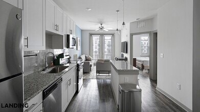 2165 Nolensville Pk in Nashville, TN - Foto de edificio - Building Photo