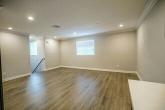 1118-1118 1/2 W 39th Pl in Los Angeles, CA - Building Photo - Building Photo