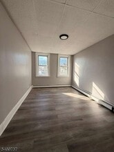 134 E Jersey St, Unit 2 in Elizabeth, NJ - Building Photo - Building Photo