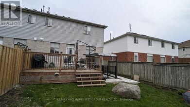 1596 Fieldgate Dr in Oshawa, ON - Building Photo - Building Photo