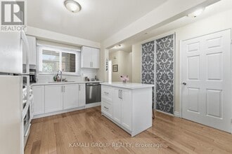 112 Kersey Crescent in Richmond Hill, ON - Building Photo - Building Photo