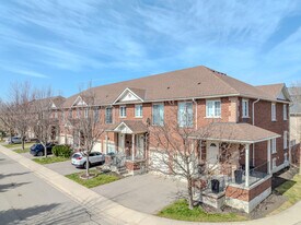 Peartree Estates in Mississauga, ON - Building Photo