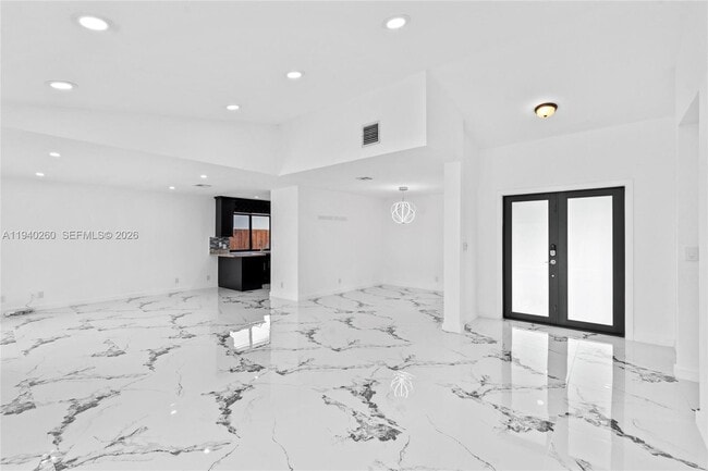 730 SW 95 Terrace in Pembroke Pines, FL - Building Photo - Building Photo