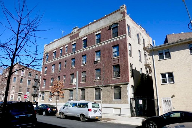 2102 Newkirk Ave in Brooklyn, NY - Building Photo - Building Photo