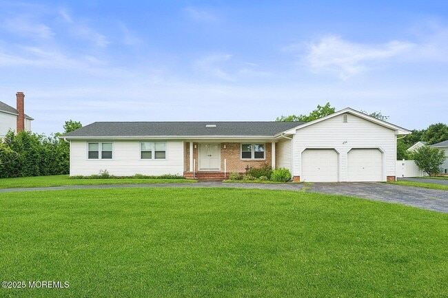 14 Darien Dr