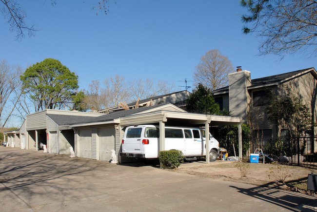 Sherwood Forest Town in Houston, TX - Building Photo - Building Photo