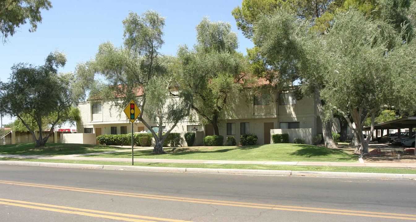 Shadow Bend Condominiums in Scottsdale, AZ - Building Photo