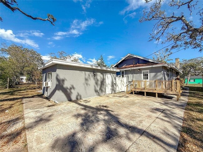 property at 2111 26th St S