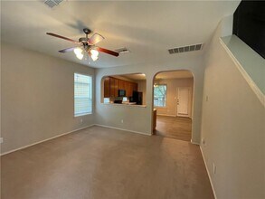 10412 Maydelle Dr in Austin, TX - Building Photo - Building Photo