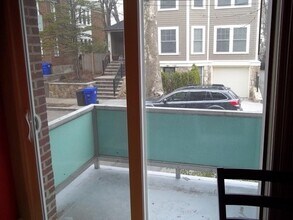 208 Fuller St, Unit 2 in Brookline, MA - Building Photo - Building Photo