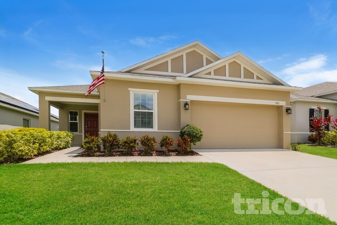 500 Pinecrest Loop in Davenport, FL - Building Photo