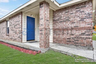 6525 Meadow Way Ln in Fort Worth, TX - Building Photo - Building Photo