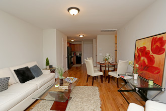 44 Park Street in Bloomfield, NJ - Foto de edificio - Interior Photo