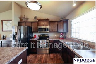 13811 S 43rd Ave in Bellevue, NE - Building Photo - Building Photo