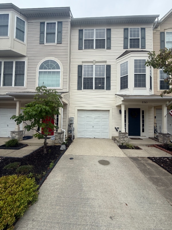 property at 5729 Goldfinch Ct