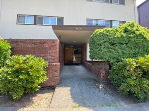 4640 22nd Ave NE in Seattle, WA - Foto de edificio - Building Photo