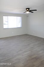 10465 Omega Cir in El Paso, TX - Building Photo - Building Photo