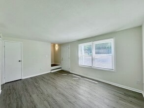 221 Smith St in South Hill, VA - Building Photo - Building Photo