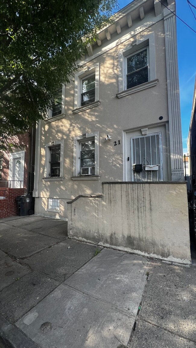 21 Tillinghast St, Unit 2