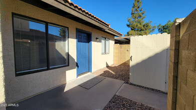 6147 E Greenway St in Mesa, AZ - Building Photo - Building Photo