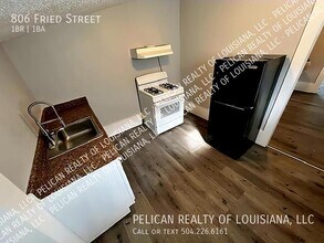 806 Fried St in Gretna, LA - Building Photo - Building Photo
