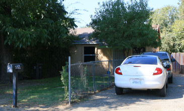 2517 E Harding Way in Stockton, CA - Building Photo - Building Photo