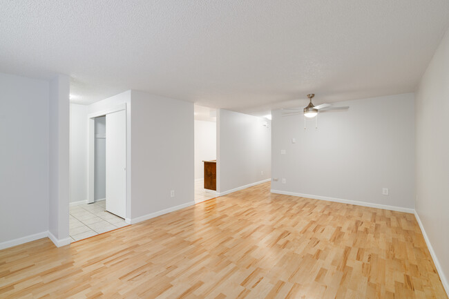 Sunrise Apartments in Everett, WA - Foto de edificio - Interior Photo