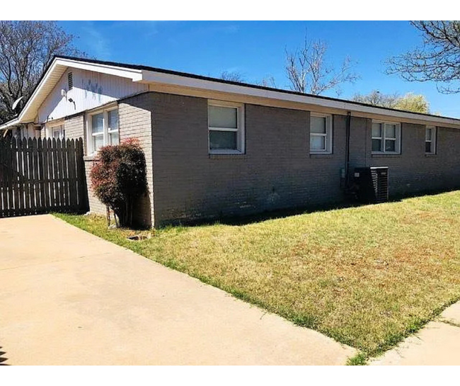 2801 53rd St in Lubbock, TX - Building Photo - Building Photo