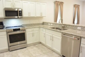 1213 Grantham Dr in Sarasota, FL - Building Photo - Building Photo