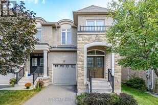 2371 Baronwood Dr in Oakville, ON - Building Photo