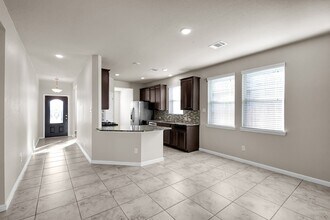 18239 Alora Springs Trace in Houston, TX - Foto de edificio - Building Photo