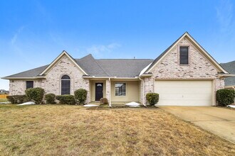 13078 Braybourne Pkwy in Olive Branch, MS - Building Photo - Building Photo