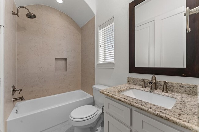 property at 2202 Lakeshore Edge Dr